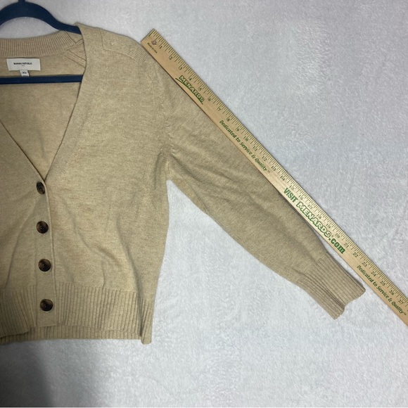 Banana Republic, 4 button sweater, xs - Picture 5 of 8